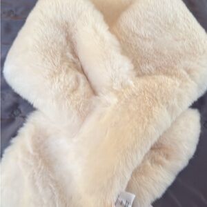 LC Lauren Conrad Cream Faux Fur Scarf